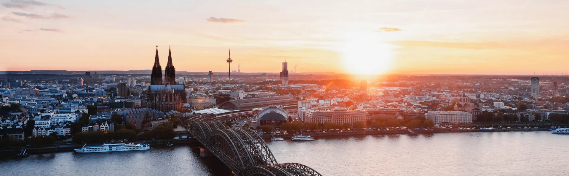 Immer verbunden mit dem Haustelefonbuch der Bezirksregierung Köln